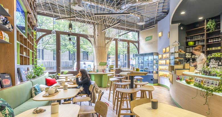 Aménagement d'un coffee shop par un architecte d'intérieur dans le cadre d'un projet d'architecture commerciale à Marseille