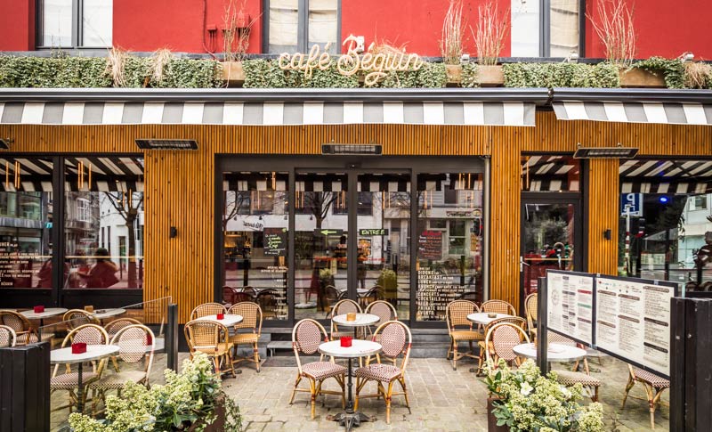 Rénovation d'un café par un architecte spécialiste de l'architecture commerciale à Marseille