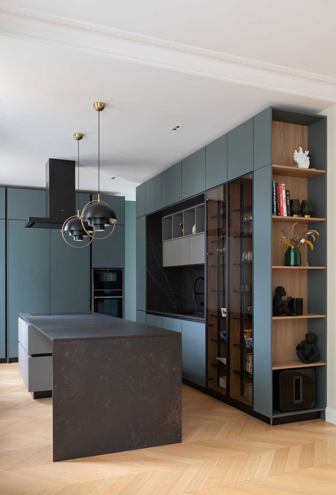 Cuisine conçue par un architecte d'intérieur dans le cadre de travaux modificatifs acquereurs (TMA)