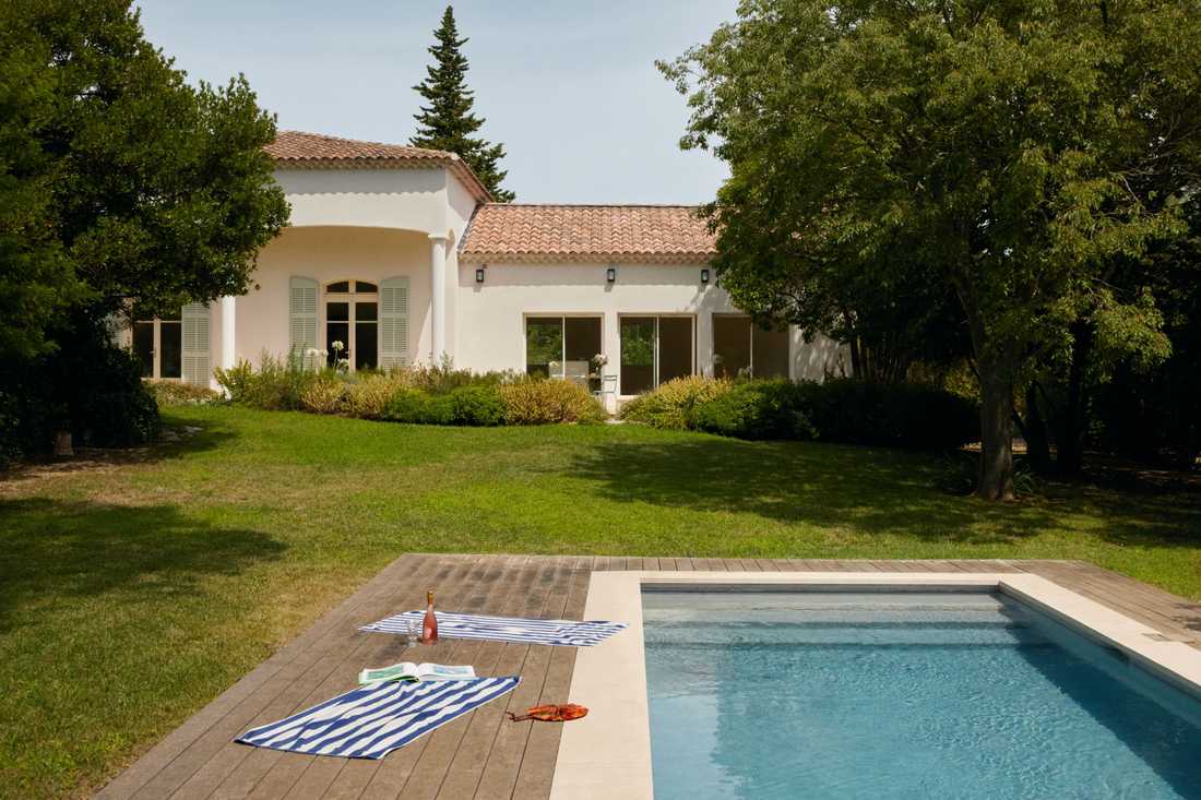 Création d'une ouverture sur la façade d'une maison provençale