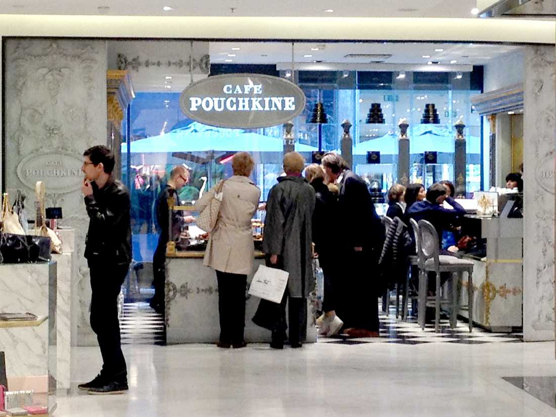 Aménagement d'un café par un architecte spécialiste de l'architecture commerciale à Marseille