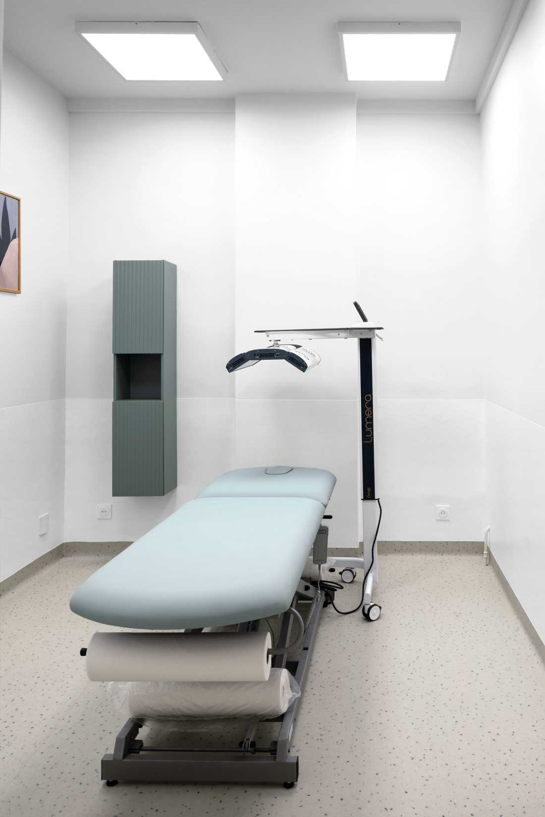 Espace technique du cabinet médical après les travaux de rénovation