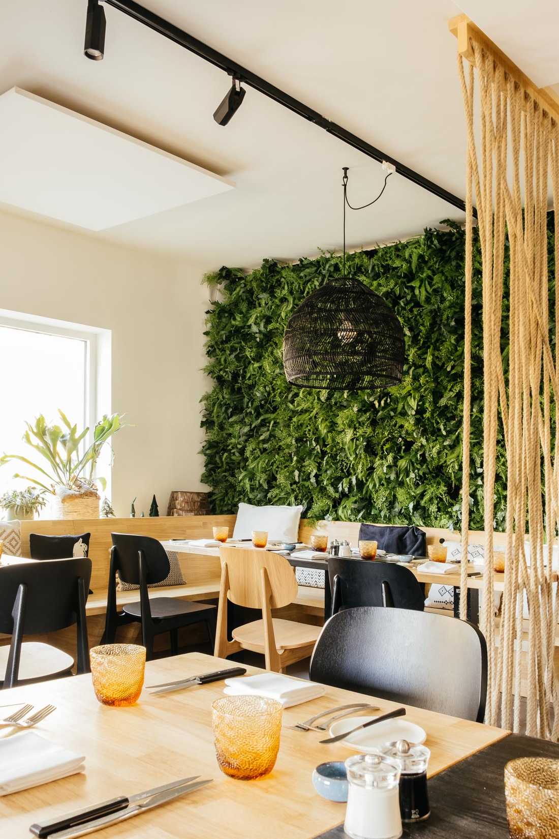 Décoration intérieure d'un restaurant - hôtel dans les Bouches du Rhône