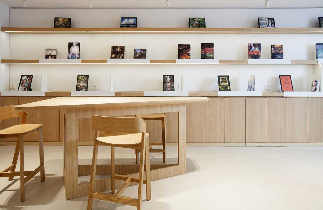 Interior design of a travel agency in Bouches du Rhône