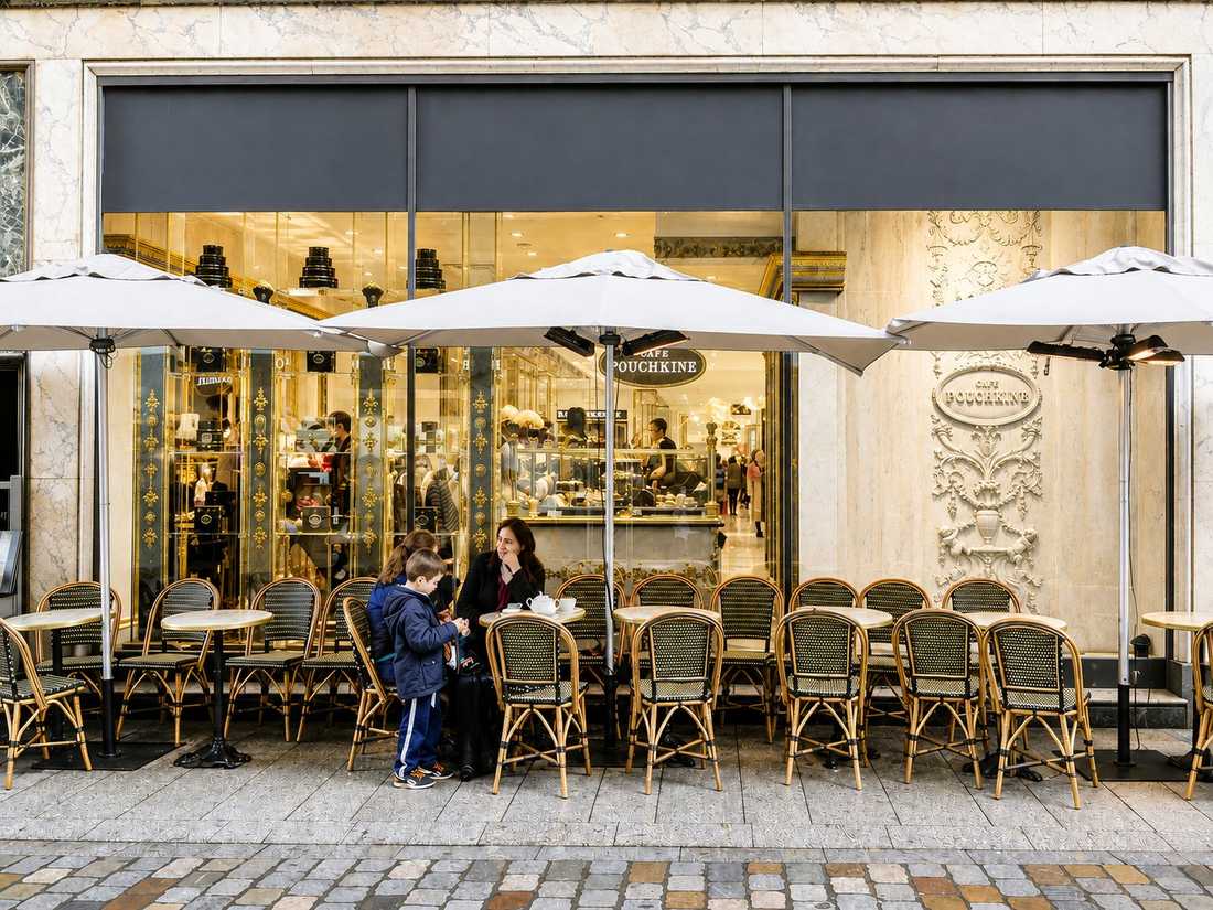 Aménagement d'un café par un architecte spécialiste de l'architecture commerciale in Marseille
