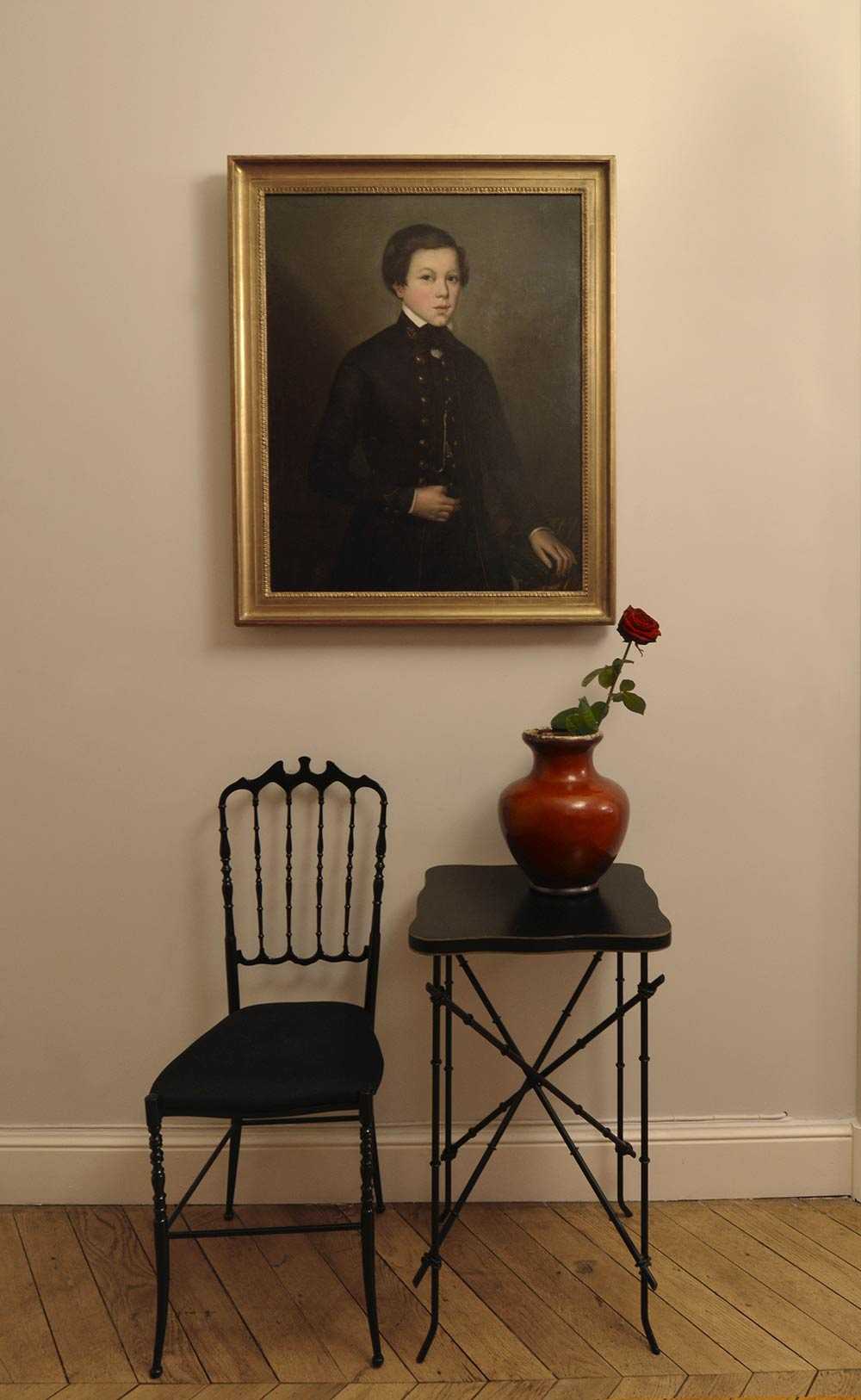 Relooking d'intérieur du couloir d'un appartement haussmannien