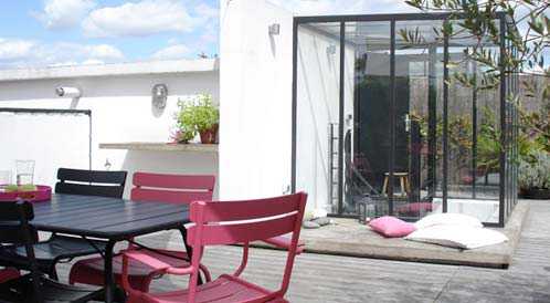 Avant Aprés de l'aménagement d'une terrasse sur un toit par un jardiner paysagistre à Marseille