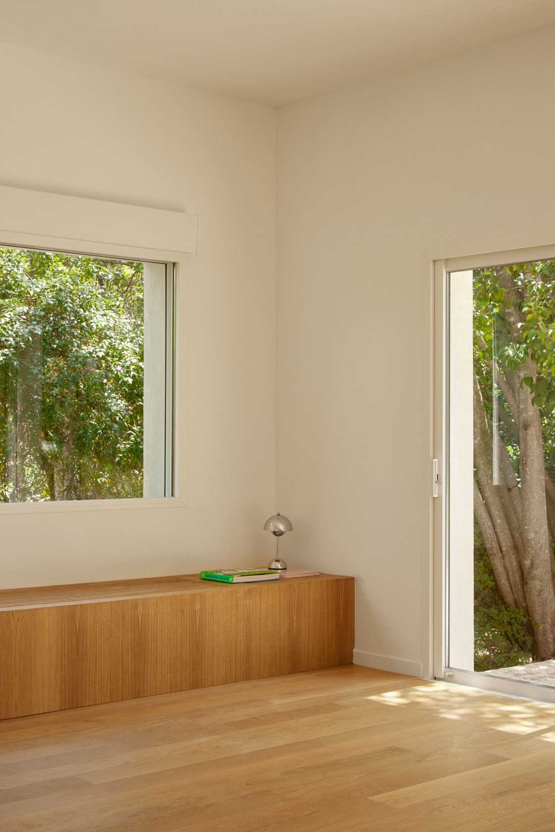 Rénovation d'une maison provençale avec agencement en bois sur mesure