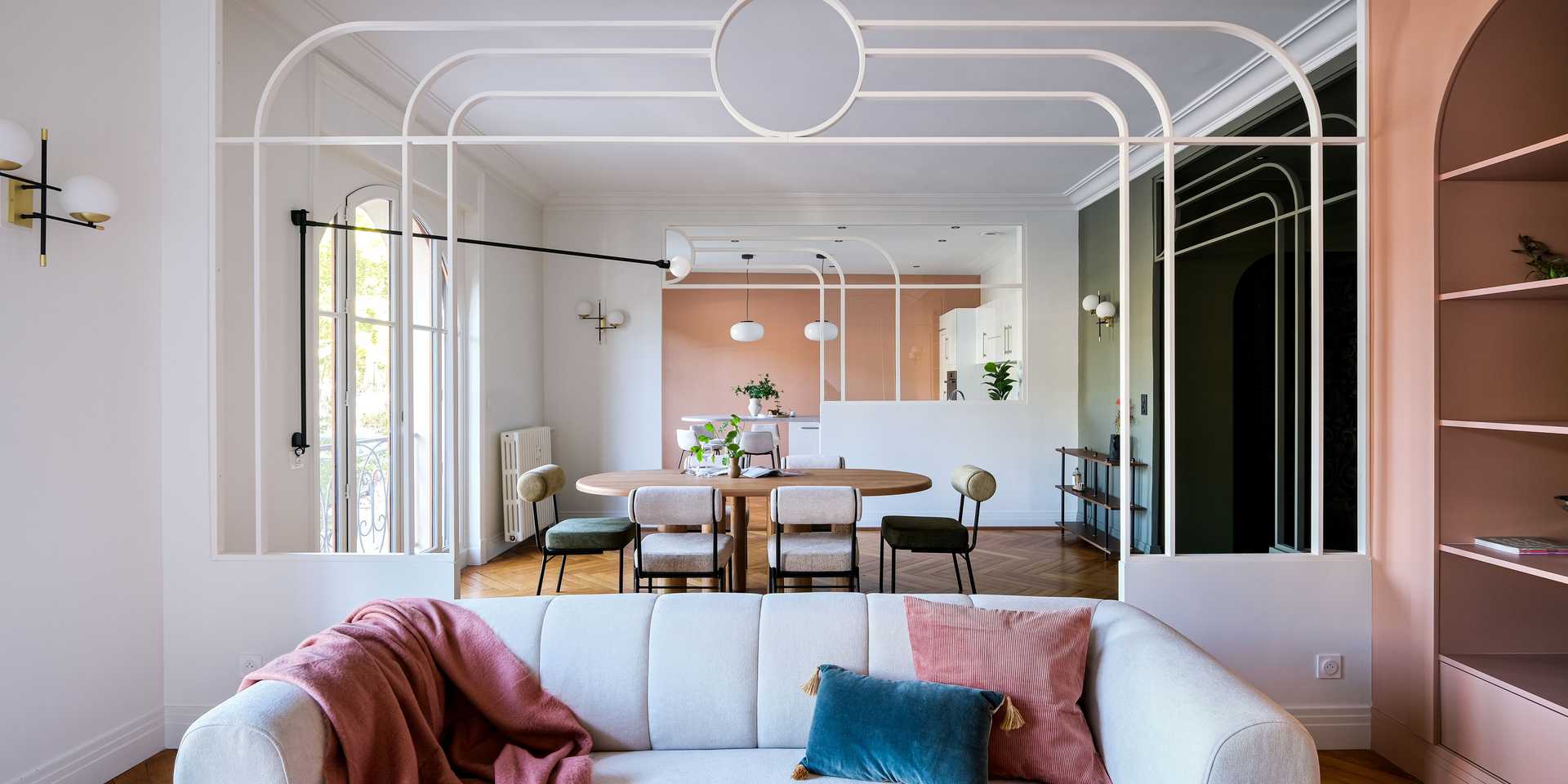 Open kitchen in a villa designed by an interior designer in Marseille