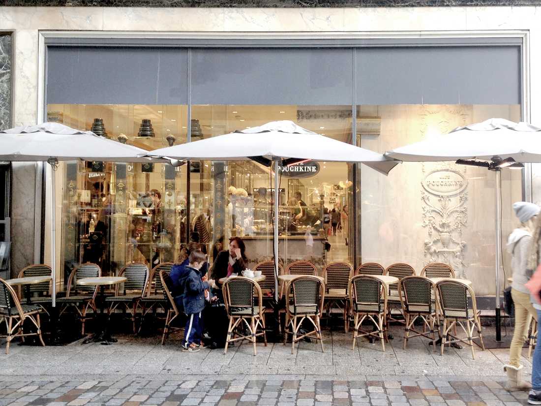 Aménagement d'un café par un architecte spécialiste de l'architecture commerciale à Marseille