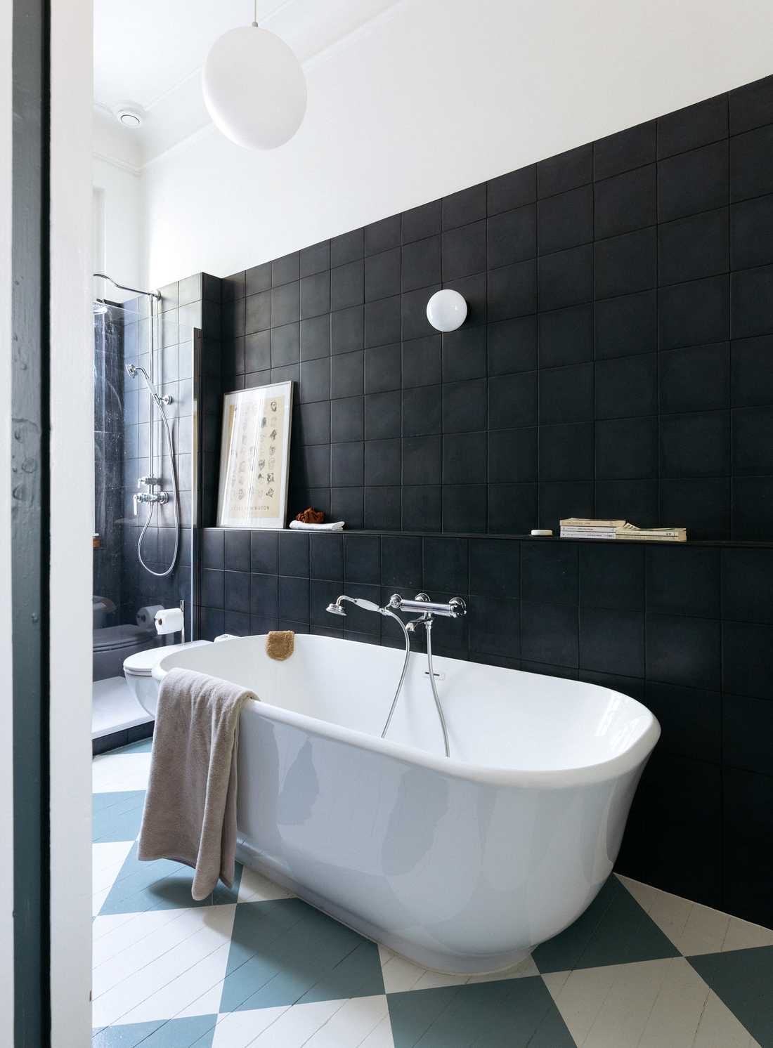 Salle de bain après travaux de rénovation par un décorateur d'intérieur dans les Bouches du Rhône