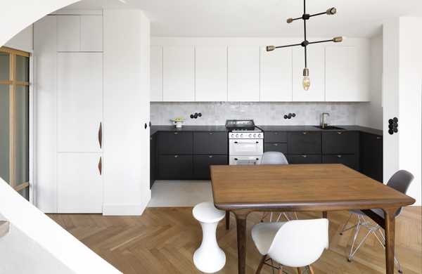 Rénovation d’un duplex dans un immeuble des années 40 à Marseille par un architecte d'intérieur