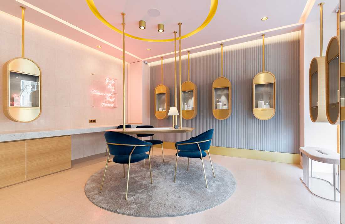 Interior design of a high-end jewelry store in Marseille