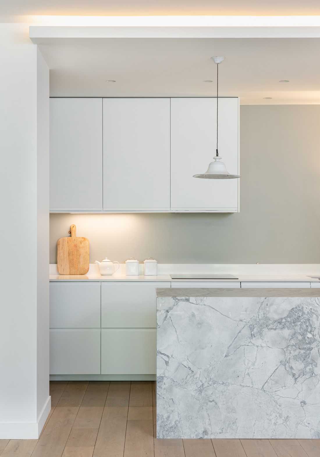 Aménagement de la cuisine d'un appartement neuf par un architecte d'intérieur à Marseille