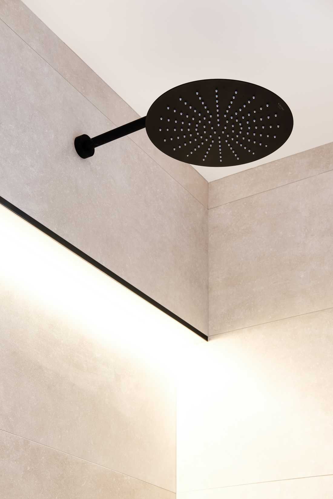 Douche sur-mesure conçu par un architecte en Provence-Alpes-Côte d'Azur