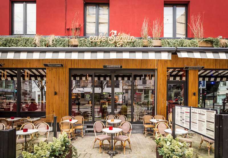 Façade d'un restaurant rénovée par un architecte à Marseille