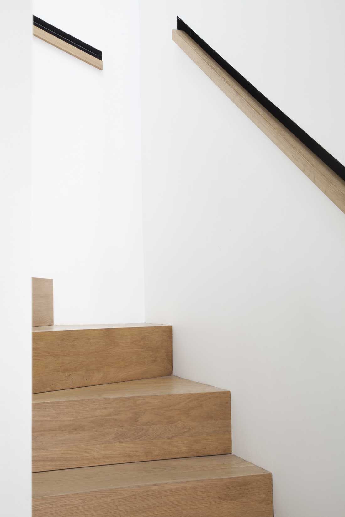 Détail de l'escalier réalisé sur mesure par un architecte à Marseille