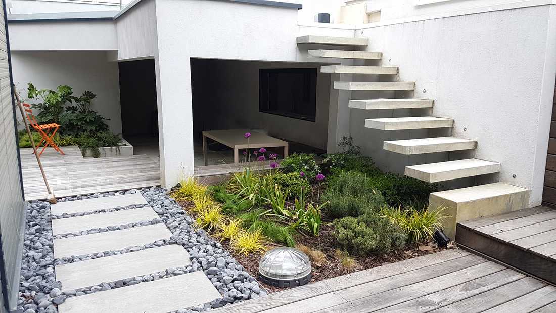 Jardin contemporain aménagé par un jardinier paysagiste à Marseille