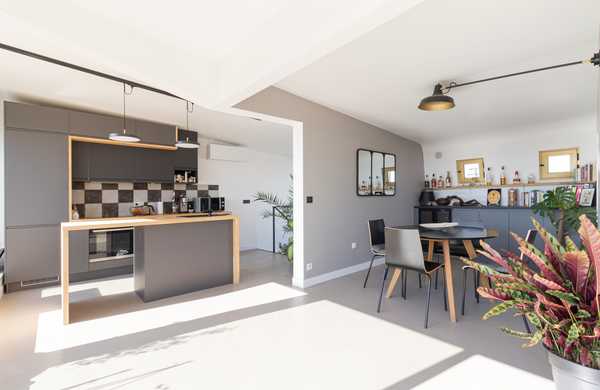 Aménagement duplex immeuble années 70 - pièce à vivre