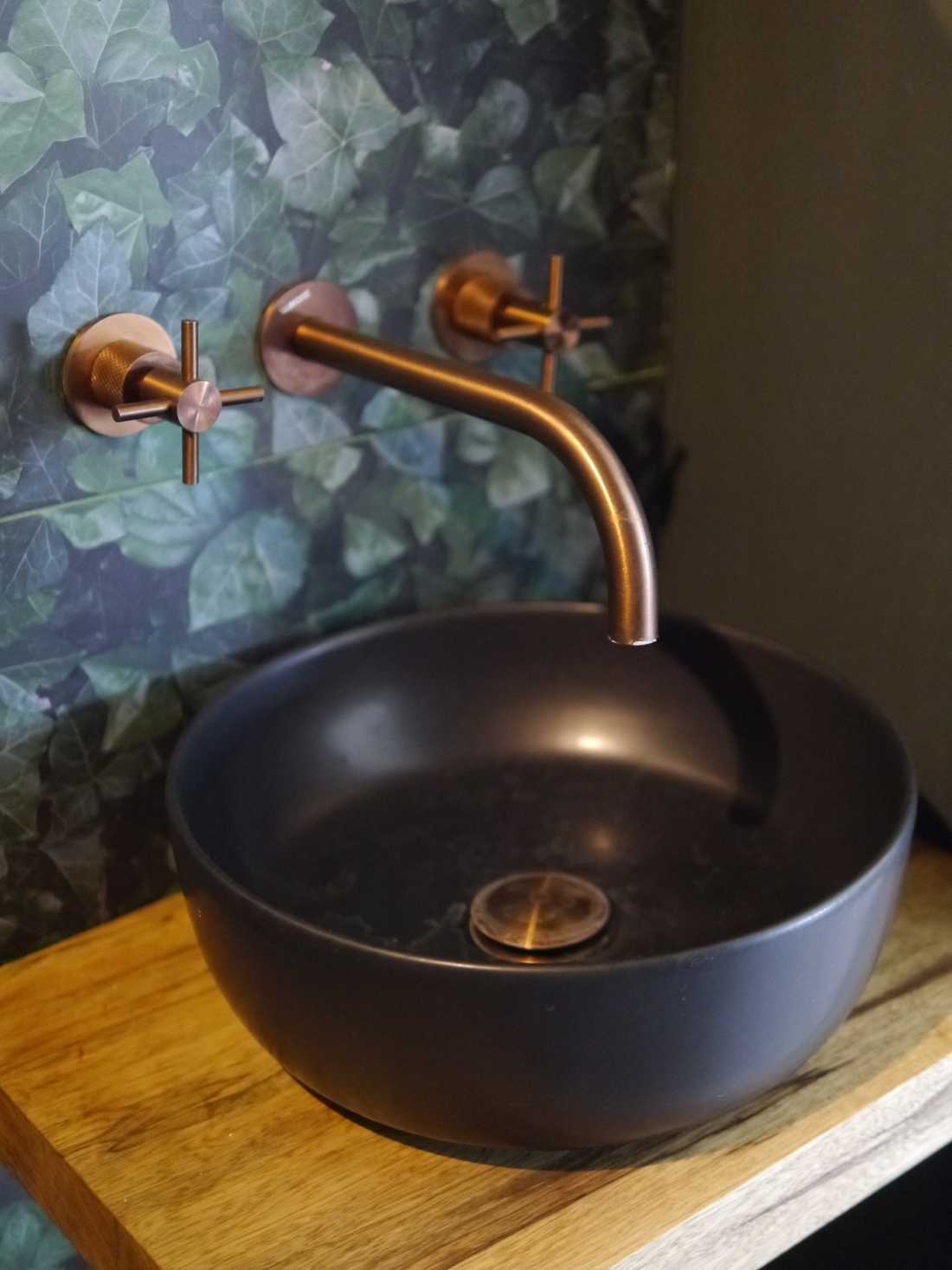 Vasque design dans la salle de bain