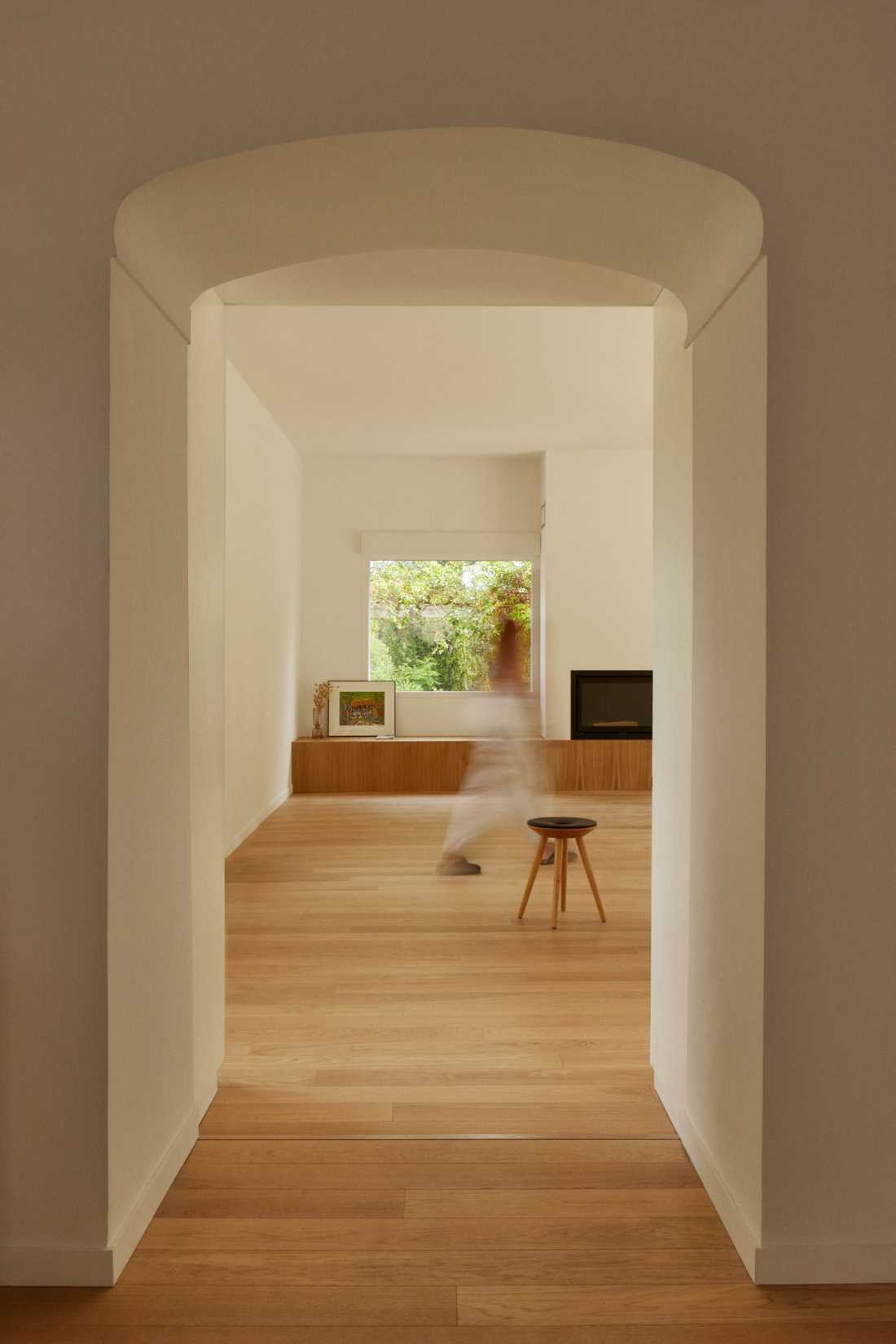 Circulation dans une maison provençale renovée par un architecte