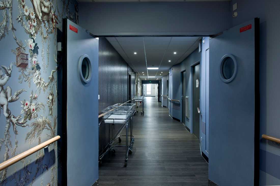 Rénovation des couloirs d'une clinique-maternité à Marseille