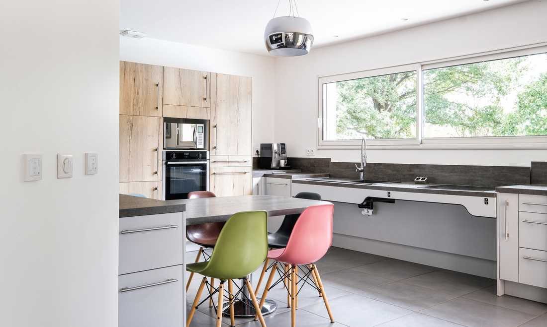 Design of a kitchen accessible to people with disabilities and people with reduced mobility (PRM) by an interior designer in Marseille